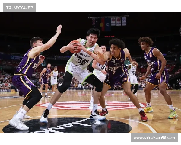 澳大利亚NBL凤凰队正式宣布周琦续约一年继续征战新赛季